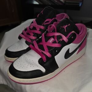 Nike Jordan 1 Low Pink 6.5 Y